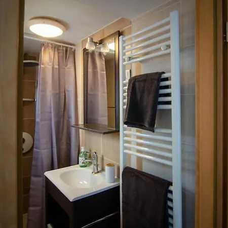 T2 A Deux Pas De La Celebre Place Stanislas *