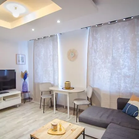 Apartament T2 A Deux Pas De La Celebre Place Stanislas Nancy